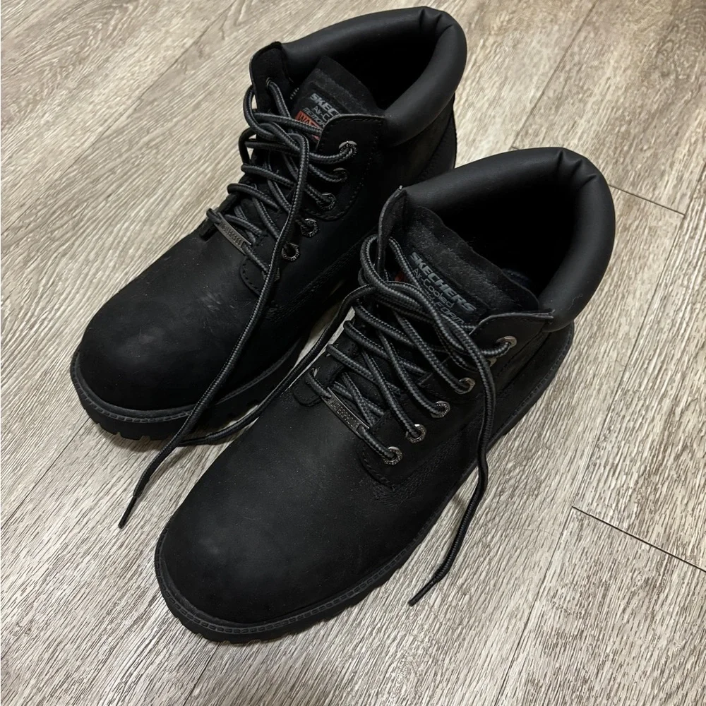 NWOT Skechers Men’s Black Work Boots - Cushioned Lace-Up